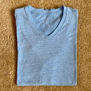 Old Navy V-neck shirt